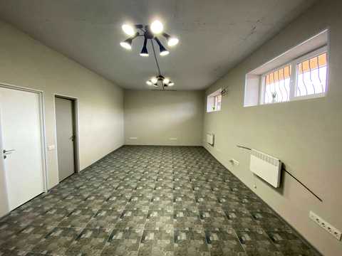 коммерческая по адресу Тарасівська, 25