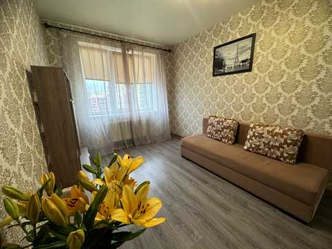 квартира по адресу Українська ул., 83Б