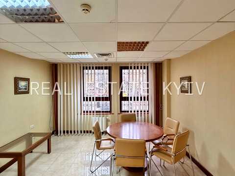 комерційна за адресою Шота Руставелі вул., 44