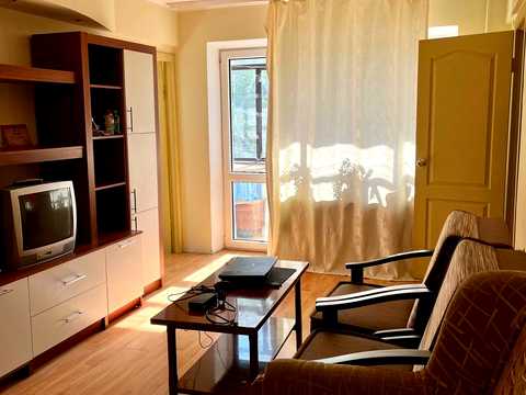 квартира за адресою Максимовича, 7