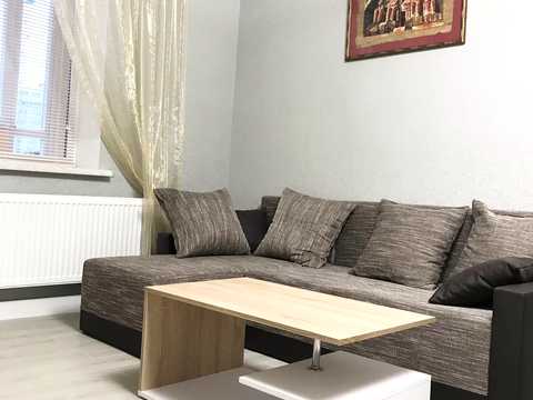 квартира за адресою Михайла Лушпи просп. (Космонавтів), 5