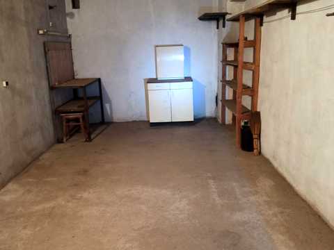 комерційна за адресою Котельниківська вул., 21