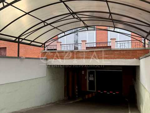 комерційна за адресою Почайнинська вул., 70