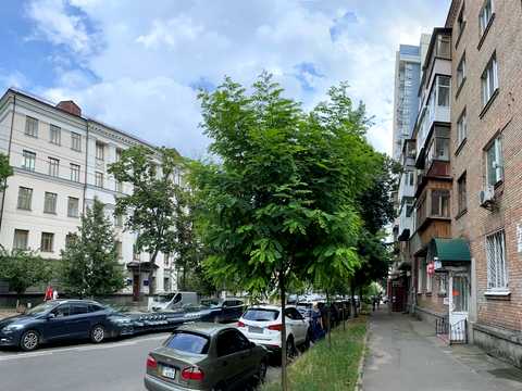 комерційна за адресою Білоруська вул., 9