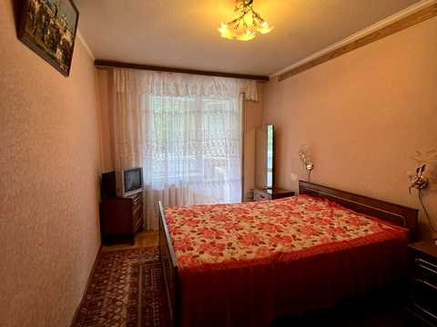 квартира за адресою Стадіонна вул., 13