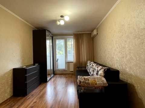 квартира по адресу Гвардейцев-Широнинцев ул., 27