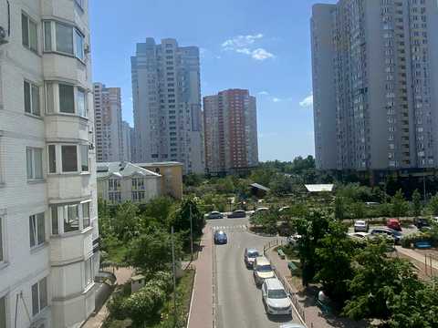 квартира по адресу Миколы Бажана просп., 12