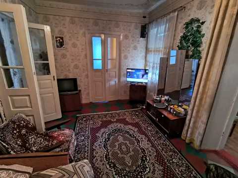 дом по адресу Кобзарська