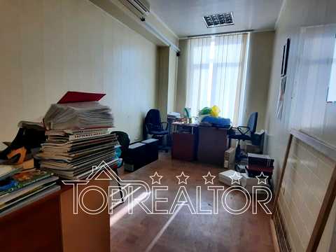 комерційна за адресою Киргизька вул., 19
