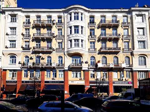 комерційна за адресою Богдана Хмельницького вул., 32