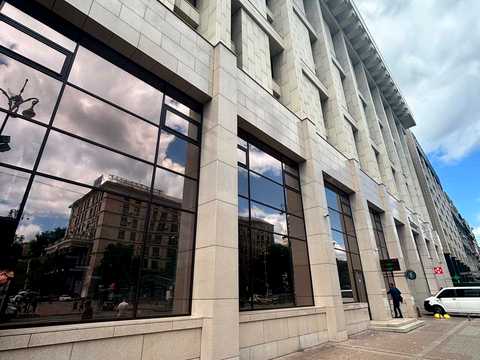 комерційна за адресою майдан Незалежності пл., 2