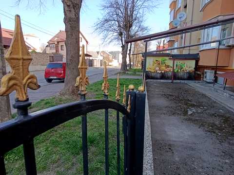 комерційна за адресою Рівне, вул. Ясна, 7б