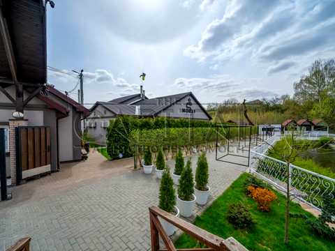 коммерческая по адресу Шкільна ул., 24-А
