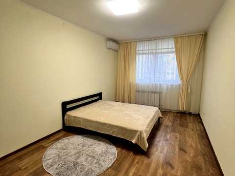 квартира за адресою Сім'ї Кульженків вул. (Петра Дегтяренка), 33