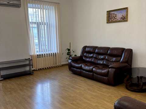 квартира за адресою Шота Руставелі вул., 34