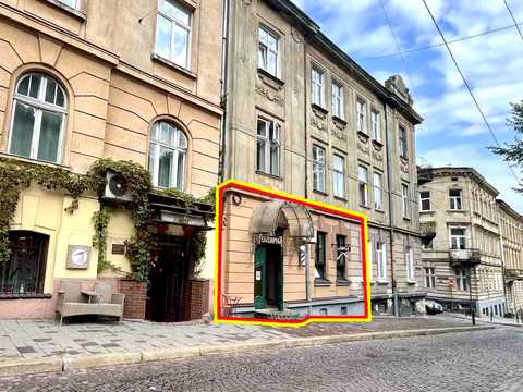комерційна за адресою Михайла Вербицького вул., 7