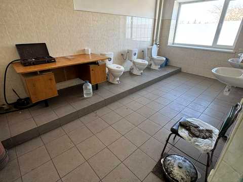 комерційна за адресою смт. Великі Бірки, Шкільна вул., 1