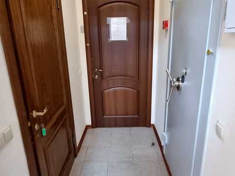 комерційна за адресою Володимирська вул., 63