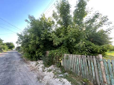 ділянка за адресою Богдана Хмельницького вул., 25