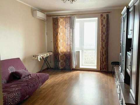 квартира за адресою Космічна вул., 3-А