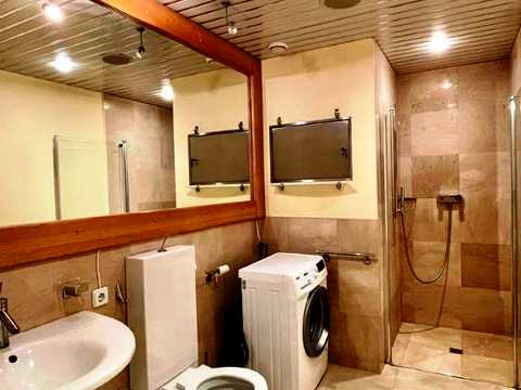 квартира за адресою Кропивницького вул., 10