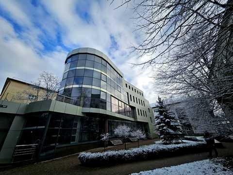 комерційна за адресою Військових Ветеранів вул., 6