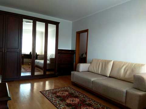 квартира по адресу Героев Днепра ул., 35