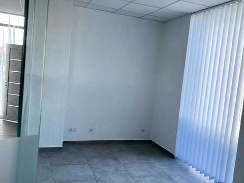 комерційна за адресою Мечникова вул., 19