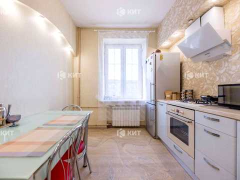 квартира за адресою Конституції пл., 2/2