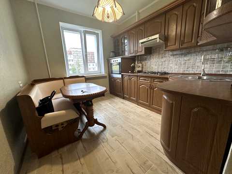 квартира за адресою Леся Курбаса вул., 2