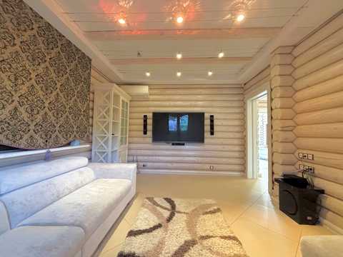 будинок за адресою с. Новоселівка, Набережна