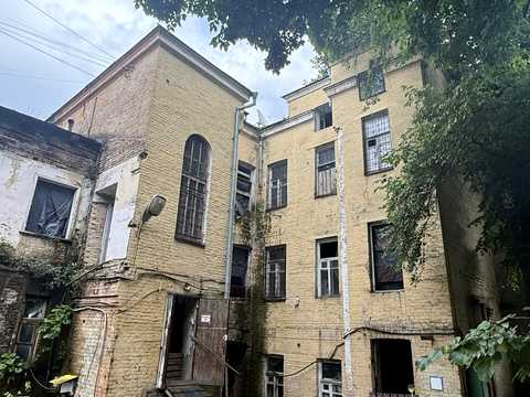 комерційна за адресою Мала Житомирська вул., 9-Б