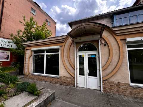 комерційна за адресою Смілянська вул., 103