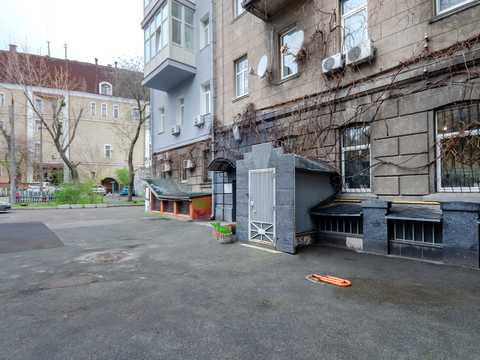 комерційна за адресою Золотоворітська вул., 2-А