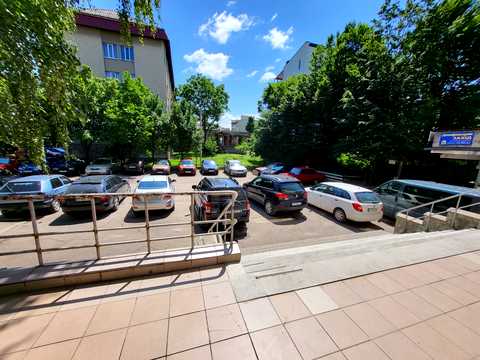комерційна за адресою Тичини вул., 8-А