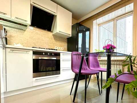 квартира за адресою Яскрава вул. (Тверська), 5