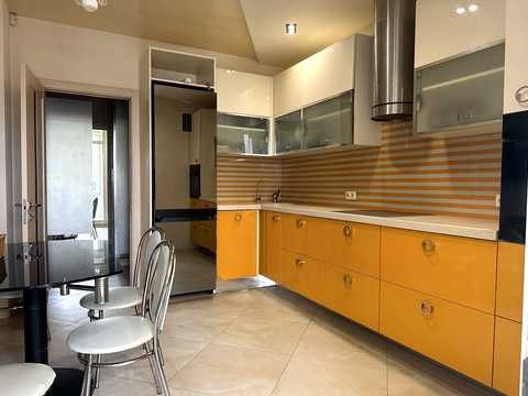 квартира за адресою Регенераторна вул., 4 к2