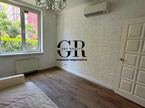 квартира за адресою Регенераторна вул., 4 к7