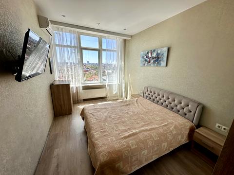квартира за адресою Літературна вул., 8