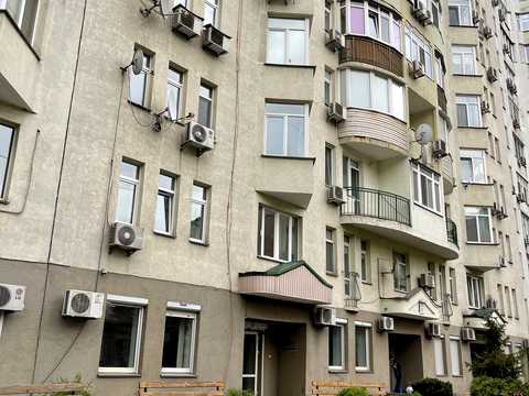 комерційна за адресою Дмитрівська вул., 52-Б