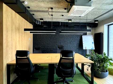 комерційна за адресою Антоновича вул. (Горького), 74