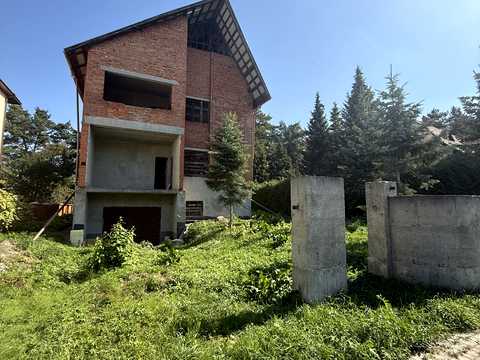 будинок за адресою смт. Брюховичі, Арктична вул., 37