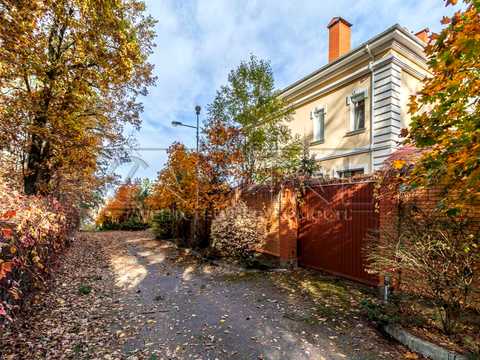 будинок за адресою Лісна