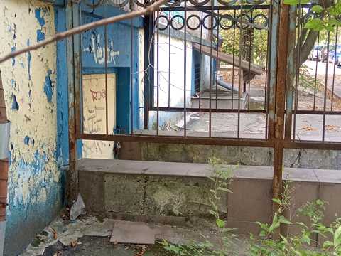 комерційна за адресою Уманська вул., 25