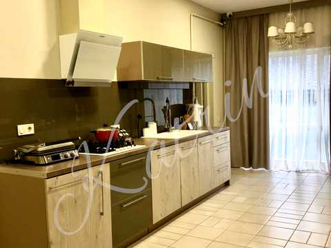 будинок за адресою Шкільна