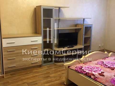 квартира за адресою Патріарха Мстислава Скрипника вул. (Миколи Островського), 1