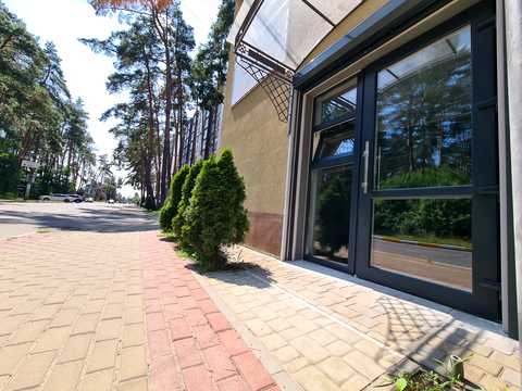комерційна за адресою Северинівська вул. (Жовтнева), 105