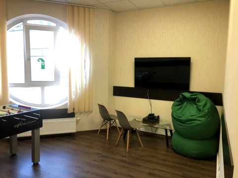 комерційна за адресою Кловський узвіз, 9/2