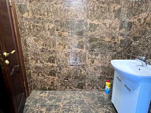 комерційна за адресою смт. Дашава, Стрийська, 4