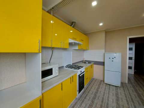 квартира по адресу Українська ул., 83б